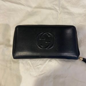 Gucci Black Soho Leather Zip Wallet